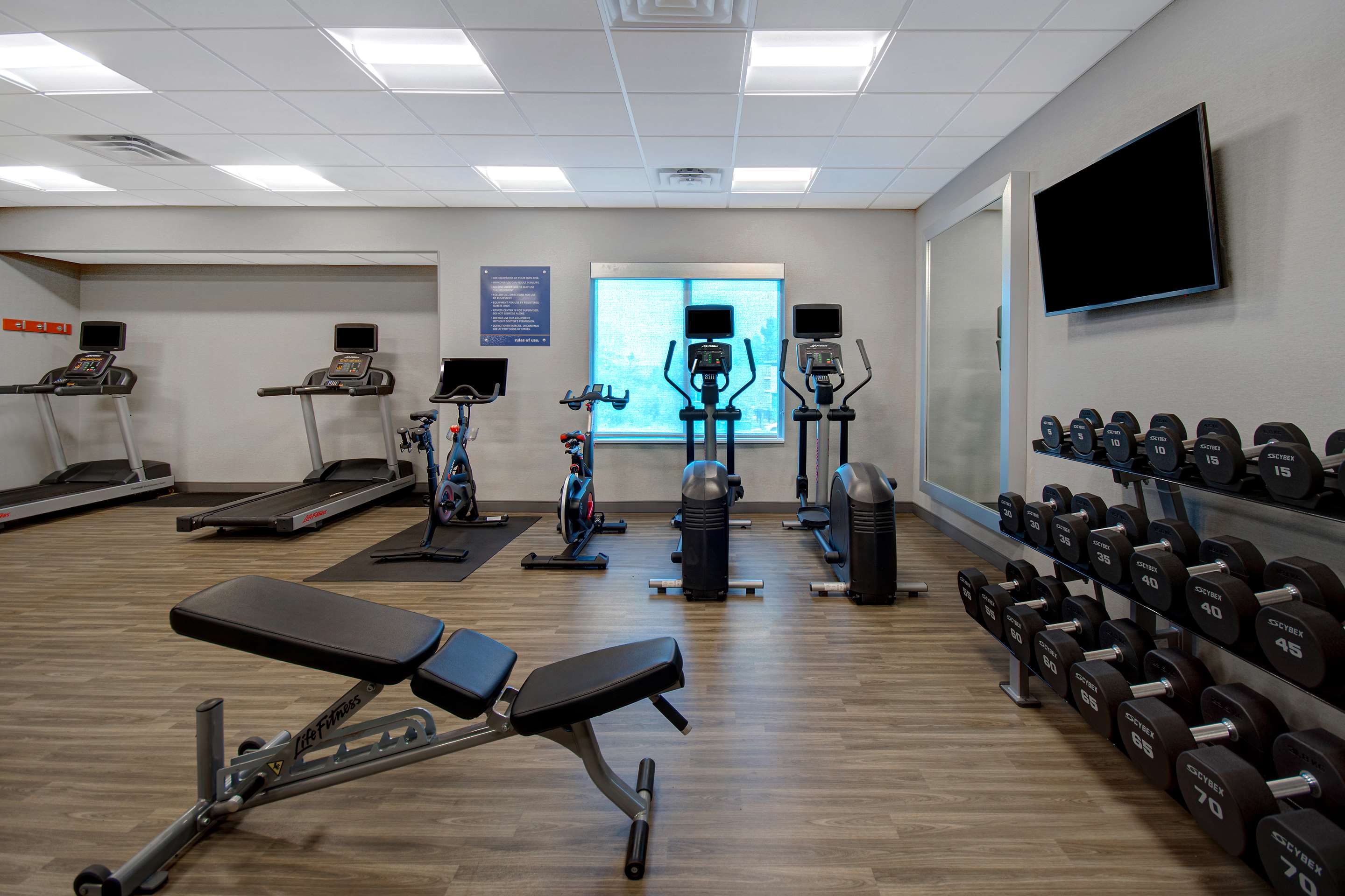 Health club fitness center gym | Hampton Inn Lakeville Minneapolis