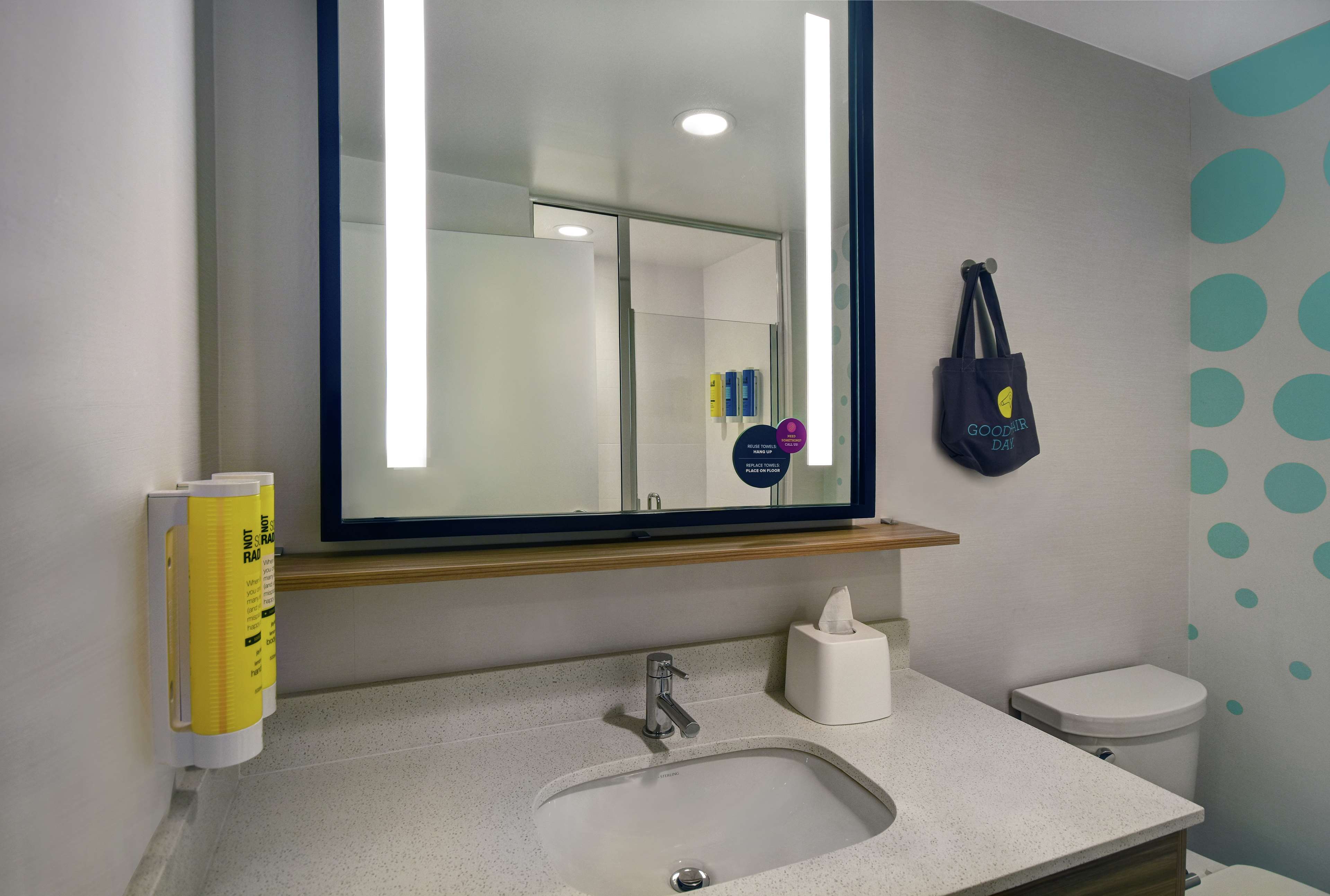 Tru by Hilton Burlington Room Type - 1 KING HEARING ACCESSIBLE