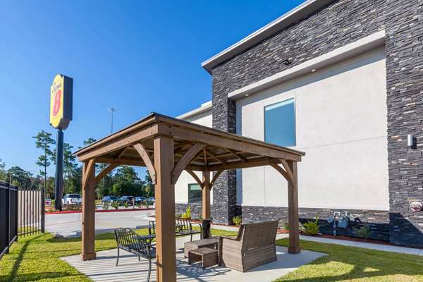  - Super 8 Hotel North Kingwood - I-69, Exit 153