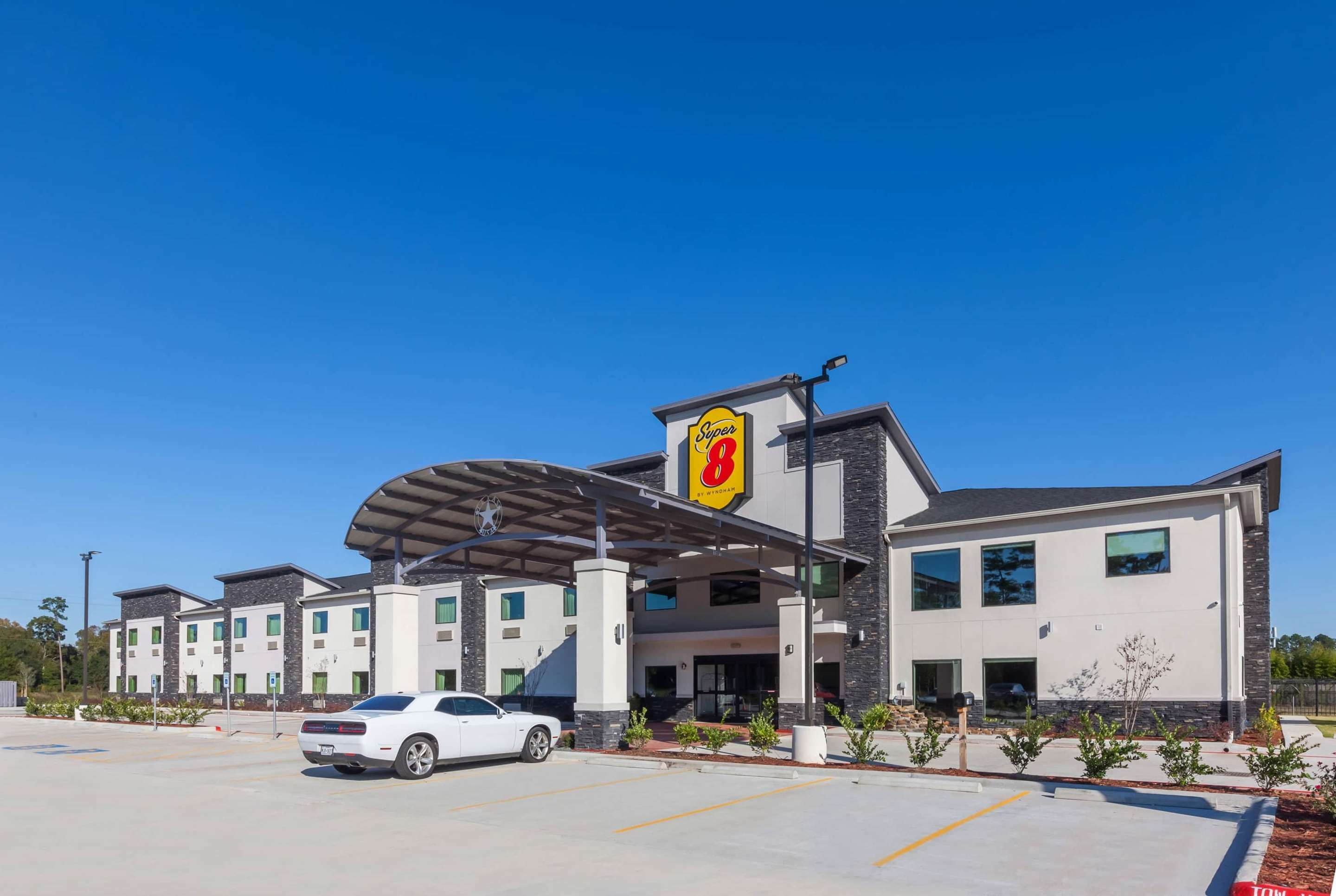 Exterior | Super 8 by Wyndham Kingwood Houston North