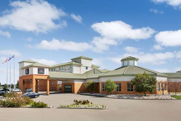 Exterior view - Royal Hotel Edmonton Airport Leduc