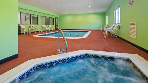 Pool - SureStay Hotel by Best Western Orange - I-10, Exit 877