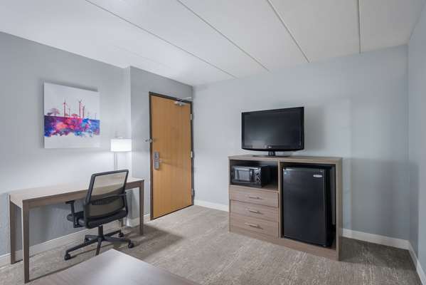  - Best Western Fort Wayne I-69 Hotel - I-69, Exit 316