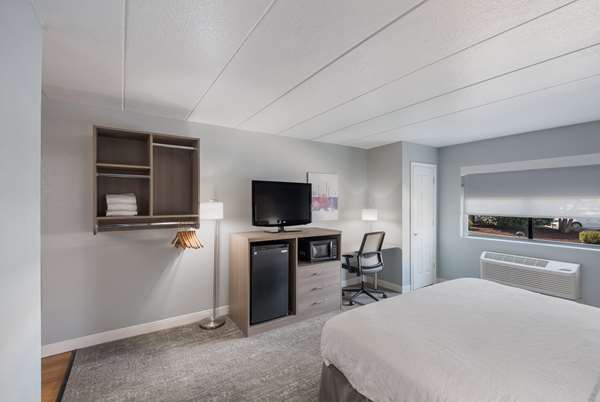  - Best Western Fort Wayne I-69 Hotel - I-69, Exit 316