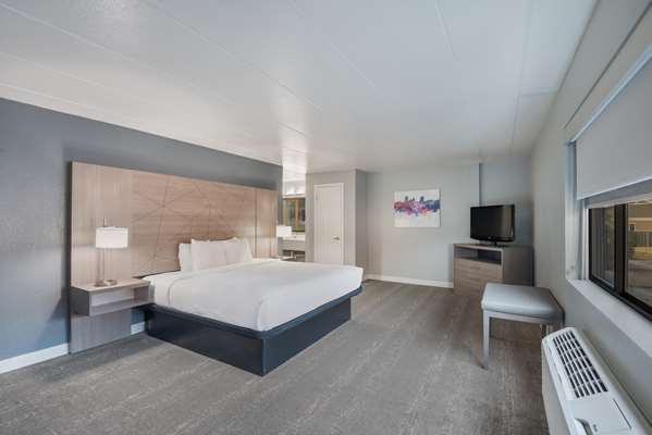  - Best Western Fort Wayne I-69 Hotel - I-69, Exit 316