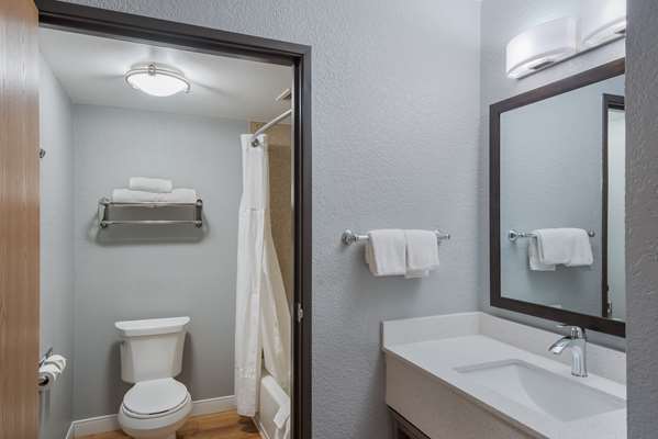  - Best Western Fort Wayne I-69 Hotel - I-69, Exit 316