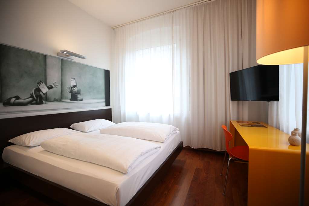 ARTE HOTEL LINZ-guestroom-Guest Room,On-Site.jpg