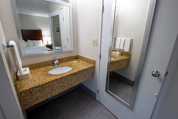  - Best Western Plus Vermilion River Inn & Suites Lafayette