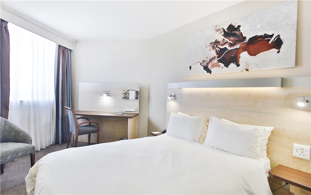 RH HOTEL PRETORIA-guestroom-Guest Room,On-Site.jpg