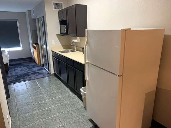  - SureStay Plus by Best Western Fort Sam Houston San Antonio - I-35 & I-410, Exit 164A