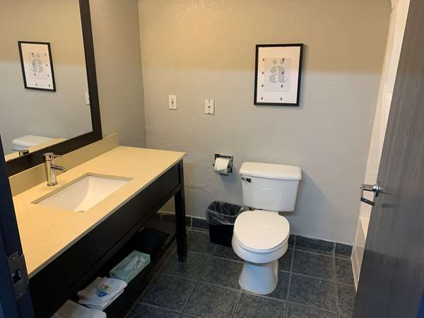  - SureStay Plus by Best Western Fort Sam Houston San Antonio - I-35 & I-410, Exit 164A