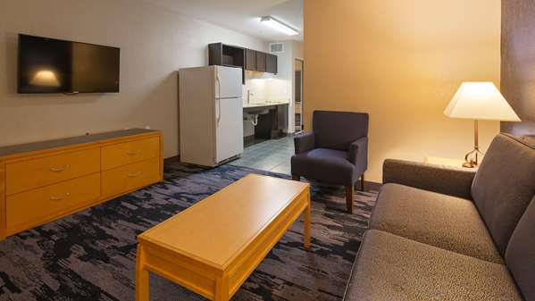  - SureStay Plus by Best Western Fort Sam Houston San Antonio - I-35 & I-410, Exit 164A