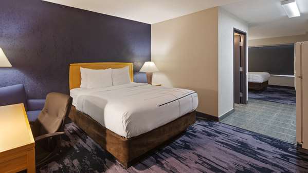  - SureStay Plus by Best Western Fort Sam Houston San Antonio - I-35 & I-410, Exit 164A
