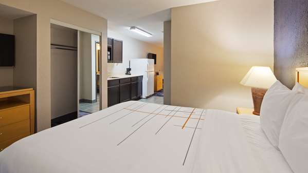 Suite - SureStay Plus by Best Western Fort Sam Houston San Antonio - I-35 & I-410, Exit 164A
