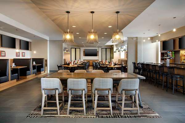 Restaurant - DoubleTree by Hilton Hotel Midway Airport Chicago