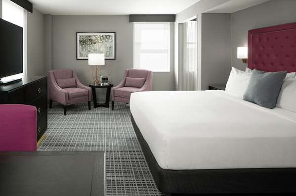  - Axis Hotel Moline - I-74, Exit 2