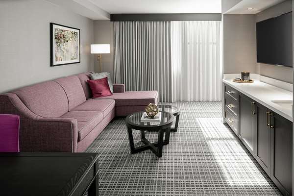  - Axis Hotel Moline - I-74, Exit 2