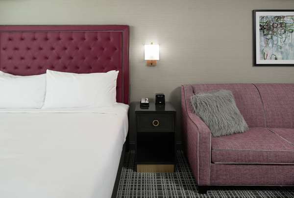  - Axis Hotel Moline - I-74, Exit 2
