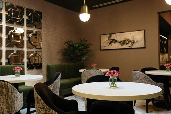 Restaurant - Axis Hotel Moline - I-74, Exit 2