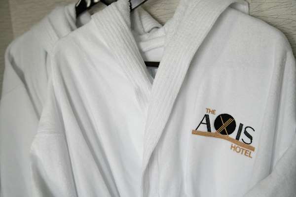  - Axis Hotel Moline - I-74, Exit 2