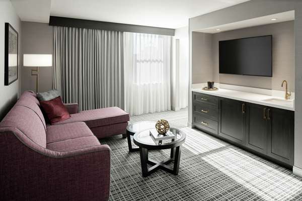  - Axis Hotel Moline - I-74, Exit 2