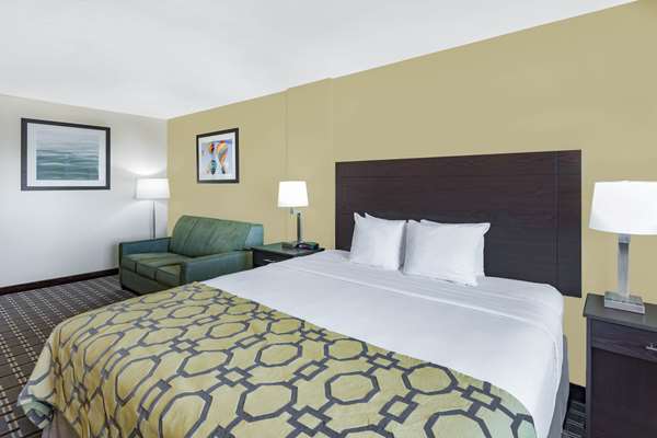 Suite - Baymont Inn & Suites Farmington