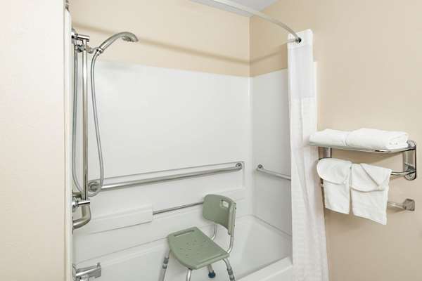  - Baymont Inn & Suites Farmington