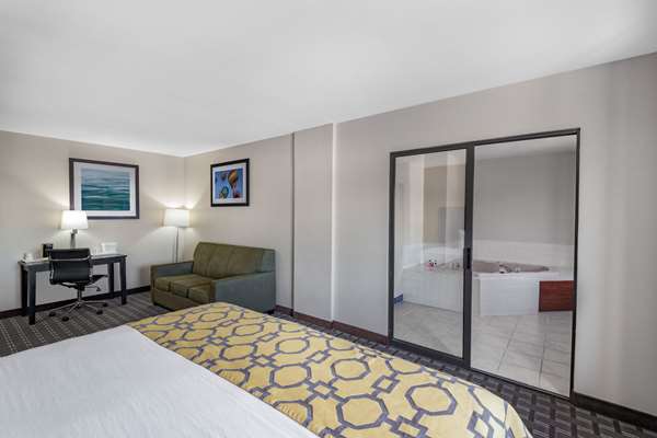 Suite - Baymont Inn & Suites Farmington