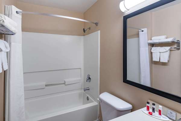  - Baymont Inn & Suites Farmington