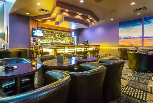 Bar - Royal Hotel West Edmonton