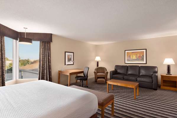  - Royal Hotel West Edmonton