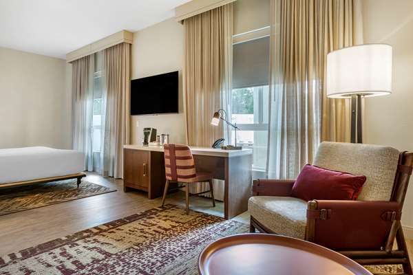 Suite - Cambria Hotel Downtown Napa Valley