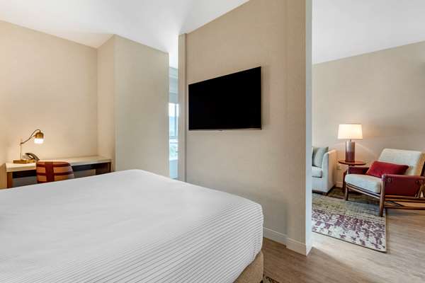 Suite - Cambria Hotel Downtown Napa Valley