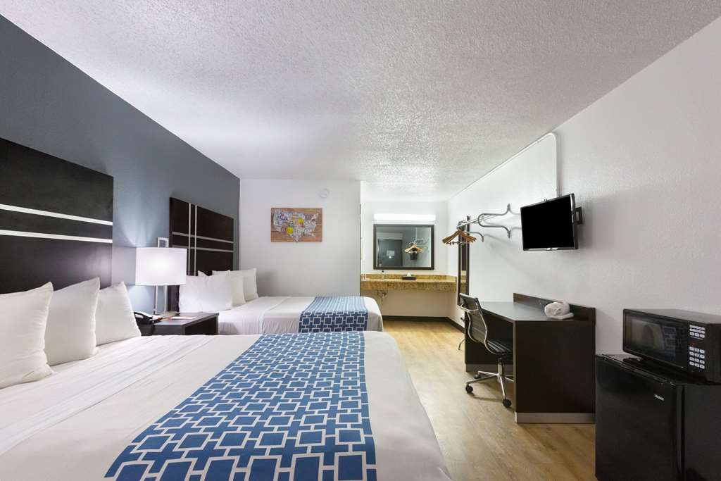 ECONO LODGE LITHONIA - ATLANTA EAST-guestroom-Guest Room,On-Site.jpg