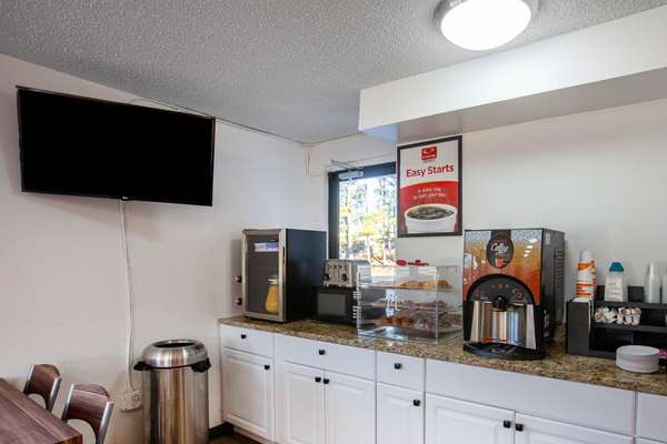 Amenities - Econo Lodge Lithonia - I-20, Exit 74