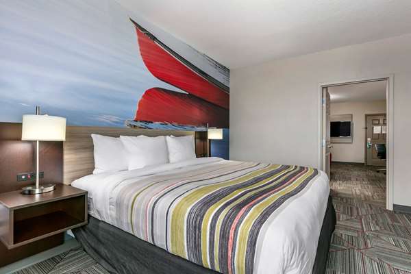 Suite - Clarion Pointe Hotel Bradley Park Columbus - I-185, Exit 10