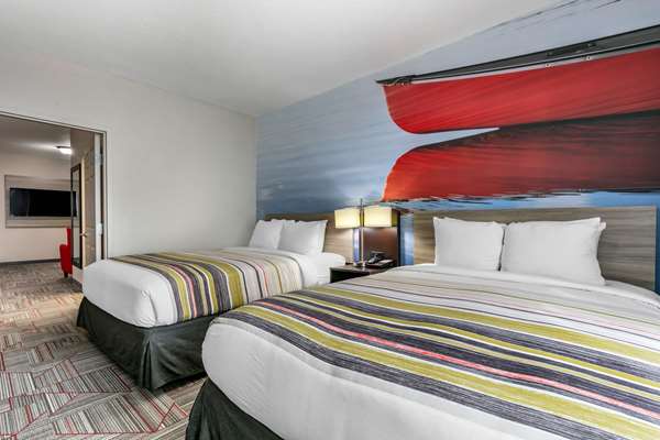 Suite - Clarion Pointe Hotel Bradley Park Columbus - I-185, Exit 10