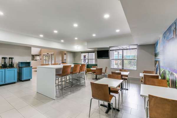 Amenities - Clarion Pointe Hotel Bradley Park Columbus - I-185, Exit 10