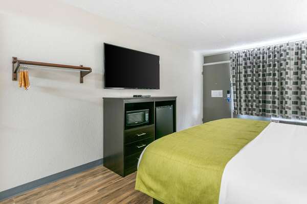  - Rodeway Inn Kingston Springs - I-40, Exit 188