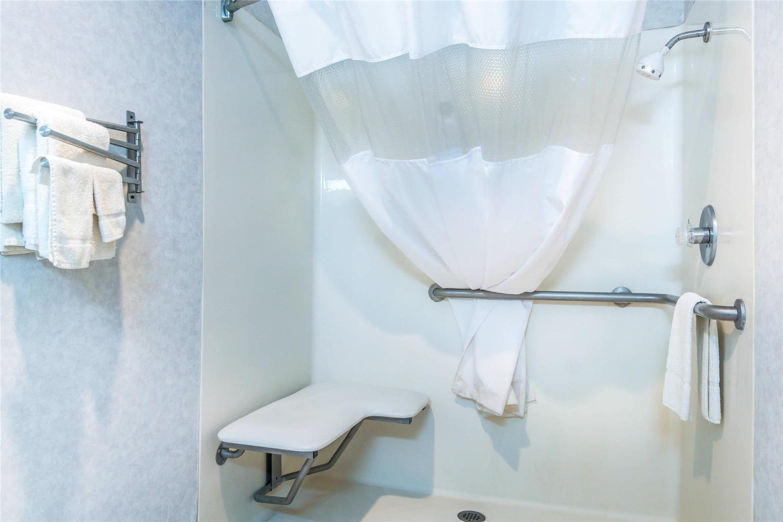 ECONO LODGE INN AND SUITES SWEETWAT-guestroom-Guest Room,Bathroom,On-Site.jpg