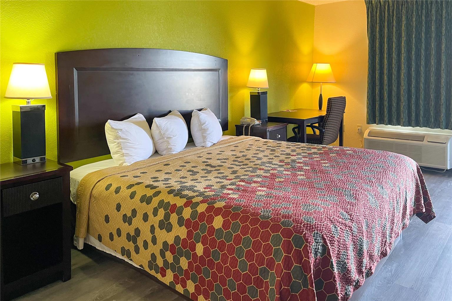 ECONO LODGE INN AND SUITES SWEETWAT-guestroom-Guest Room,On-Site.jpg