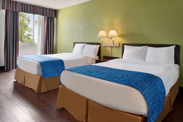  - Travelodge Zanesville - I-70, Exit 160