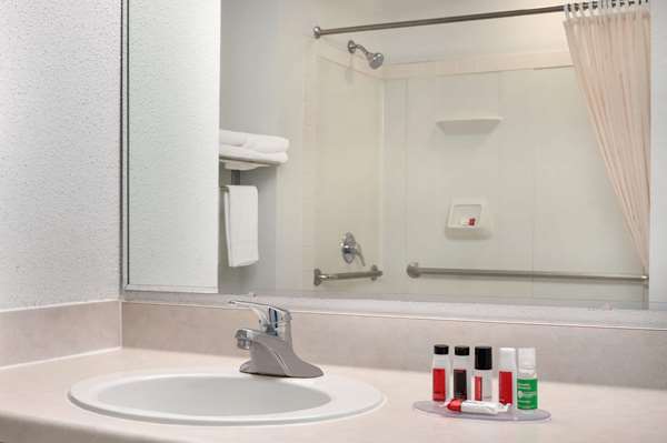  - Travelodge Zanesville - I-70, Exit 160