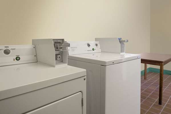 Amenities - Travelodge Zanesville - I-70, Exit 160