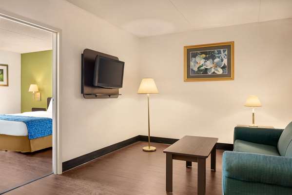 Suite - Travelodge Zanesville - I-70, Exit 160