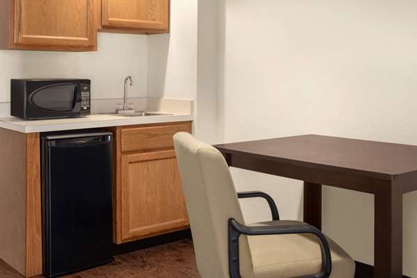 Suite - Travelodge Zanesville - I-70, Exit 160