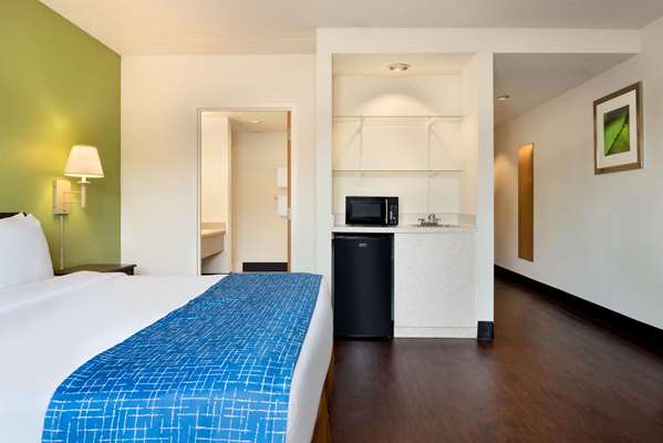 Suite - Travelodge Zanesville - I-70, Exit 160