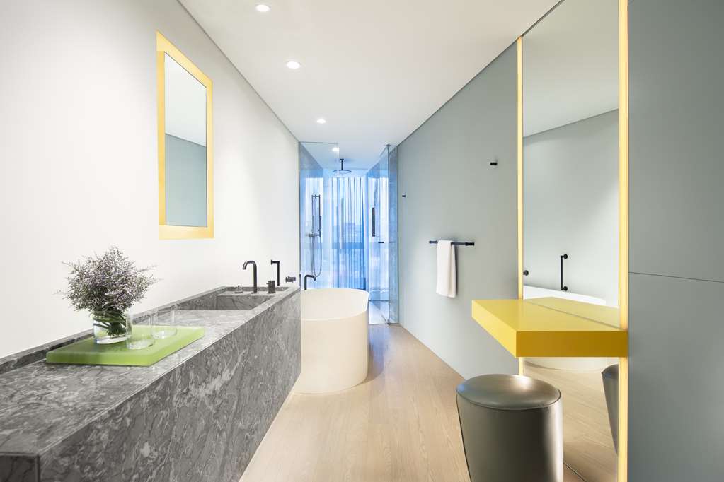 ANDAZ SEOUL GANGNAM BY HYATT-guestroom-Guest Room,Bathroom,On-Site.jpg