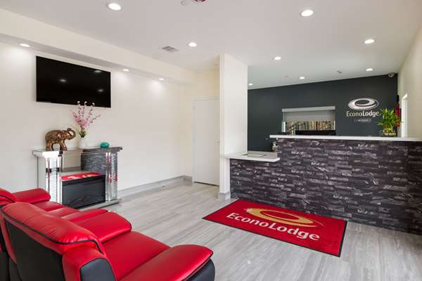  - Econo Lodge Inn & Suites IAH Airport Humble