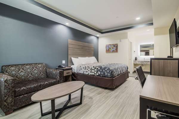  - Econo Lodge Inn & Suites IAH Airport Humble